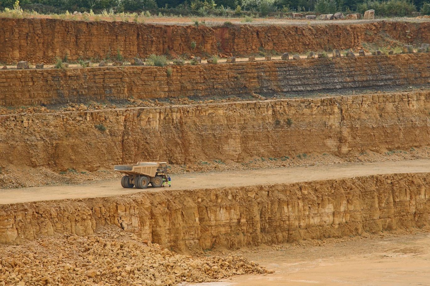 Ash Dense mineral samples for industrial use