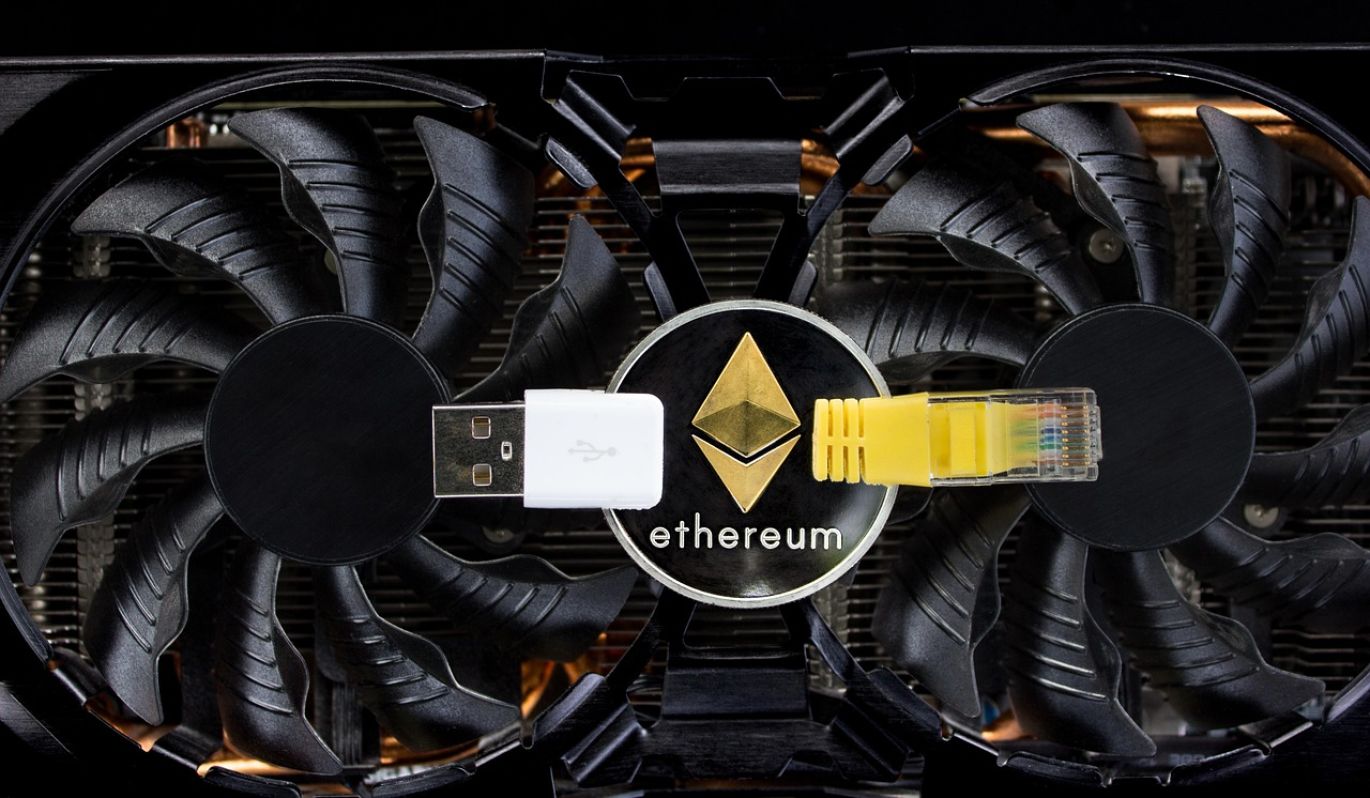 Illustration of blockchain technology applied to the mining industry, showing secure mineral tracking and transparent supply