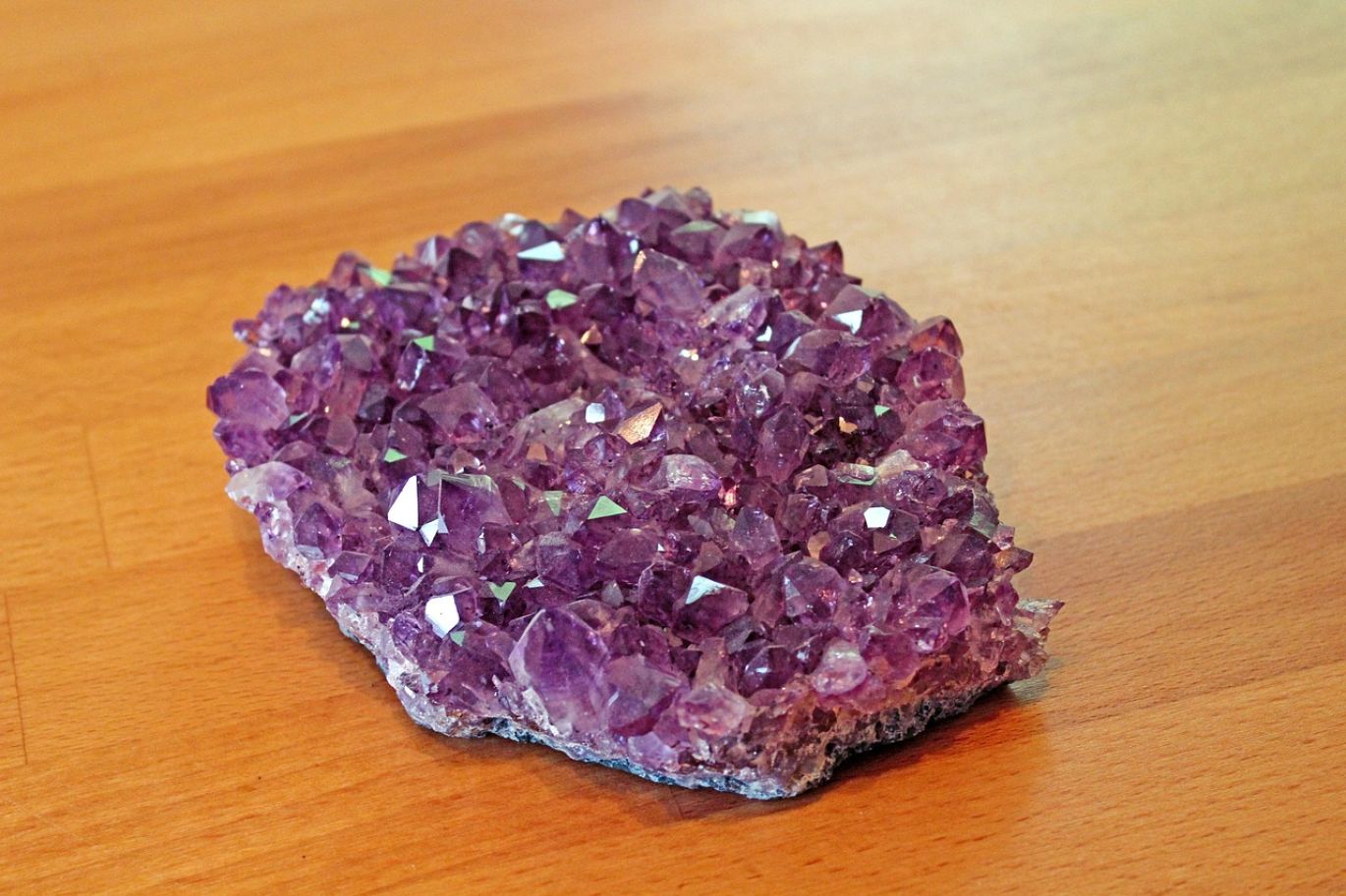 Pile of high-quality bulk gemstones for industrial and luxury use
