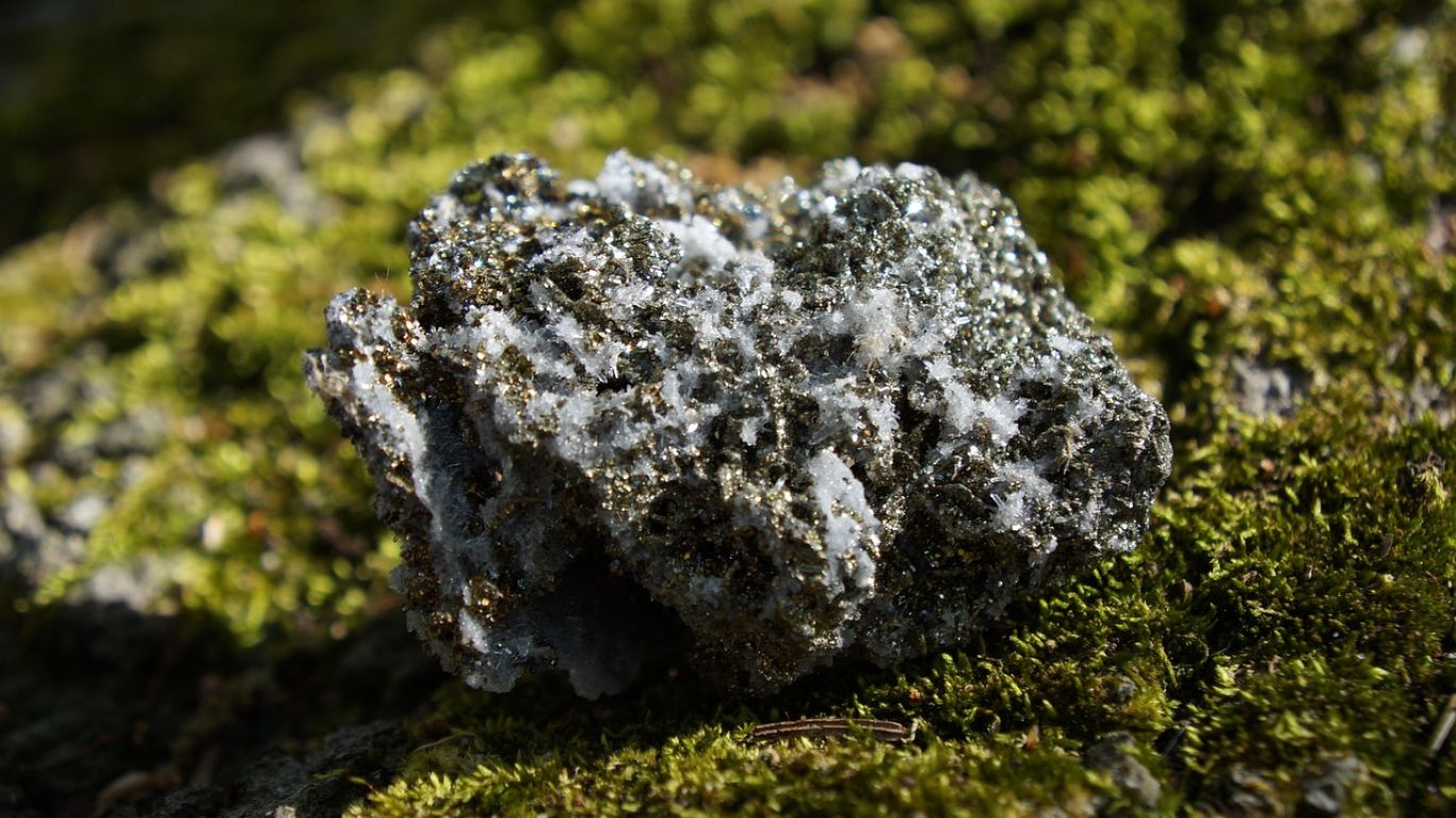 A selection of Bulk Stones And Crystals, showcasing raw mineral textures and colors, representing high-quality industrial
