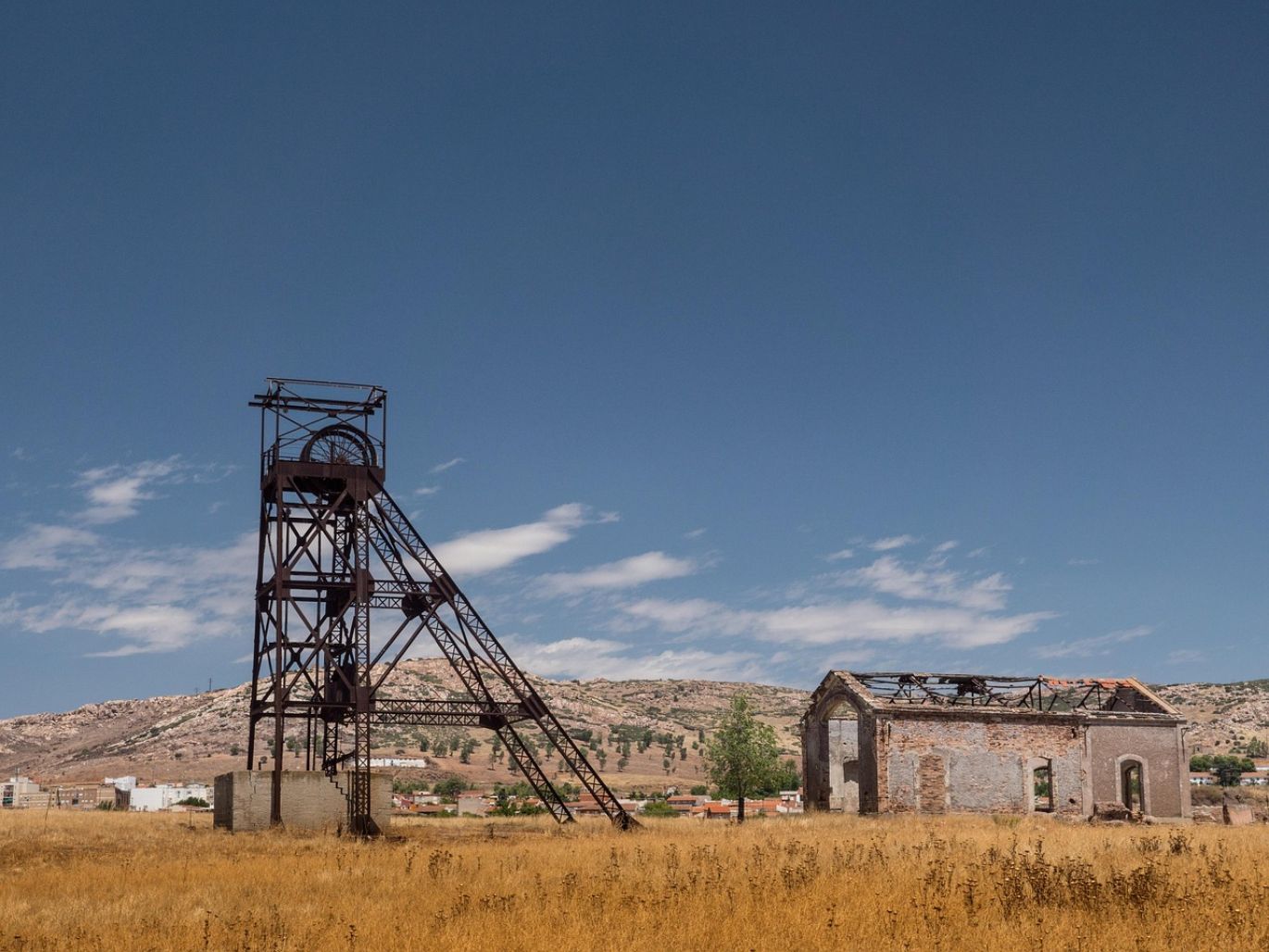 Continuous Miner Working machine extracting minerals underground