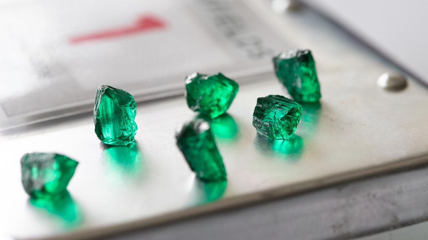 emerald gemstone mining jewelry