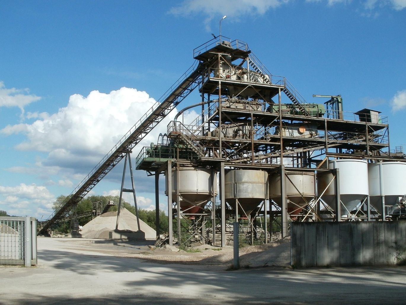 Industrial mining equipment used in operations similar to Freeport Mcmoran Mining, highlighting global mineral supply chains.