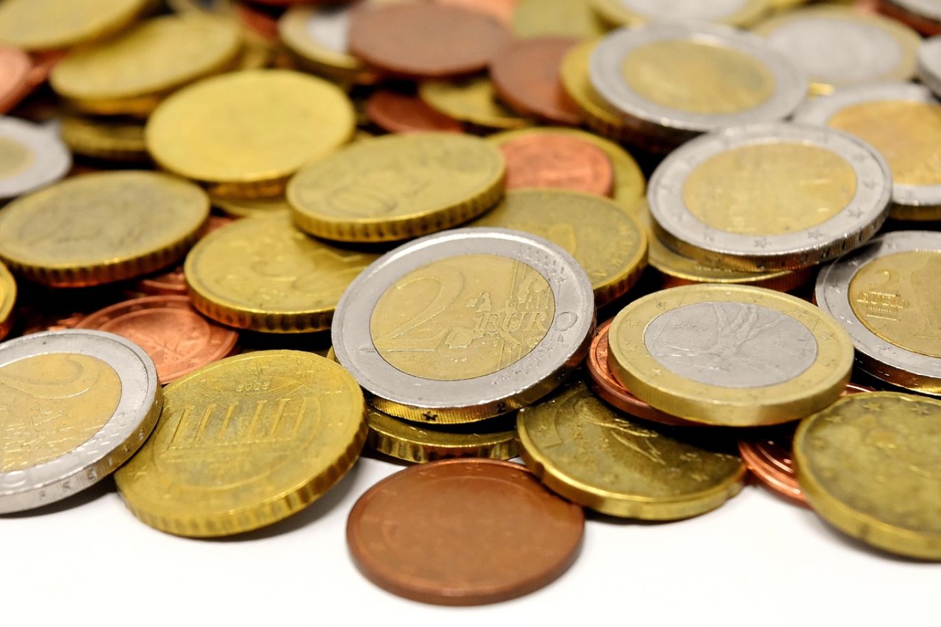 Graph showing the Gold Spot Price Euro fluctuating over time