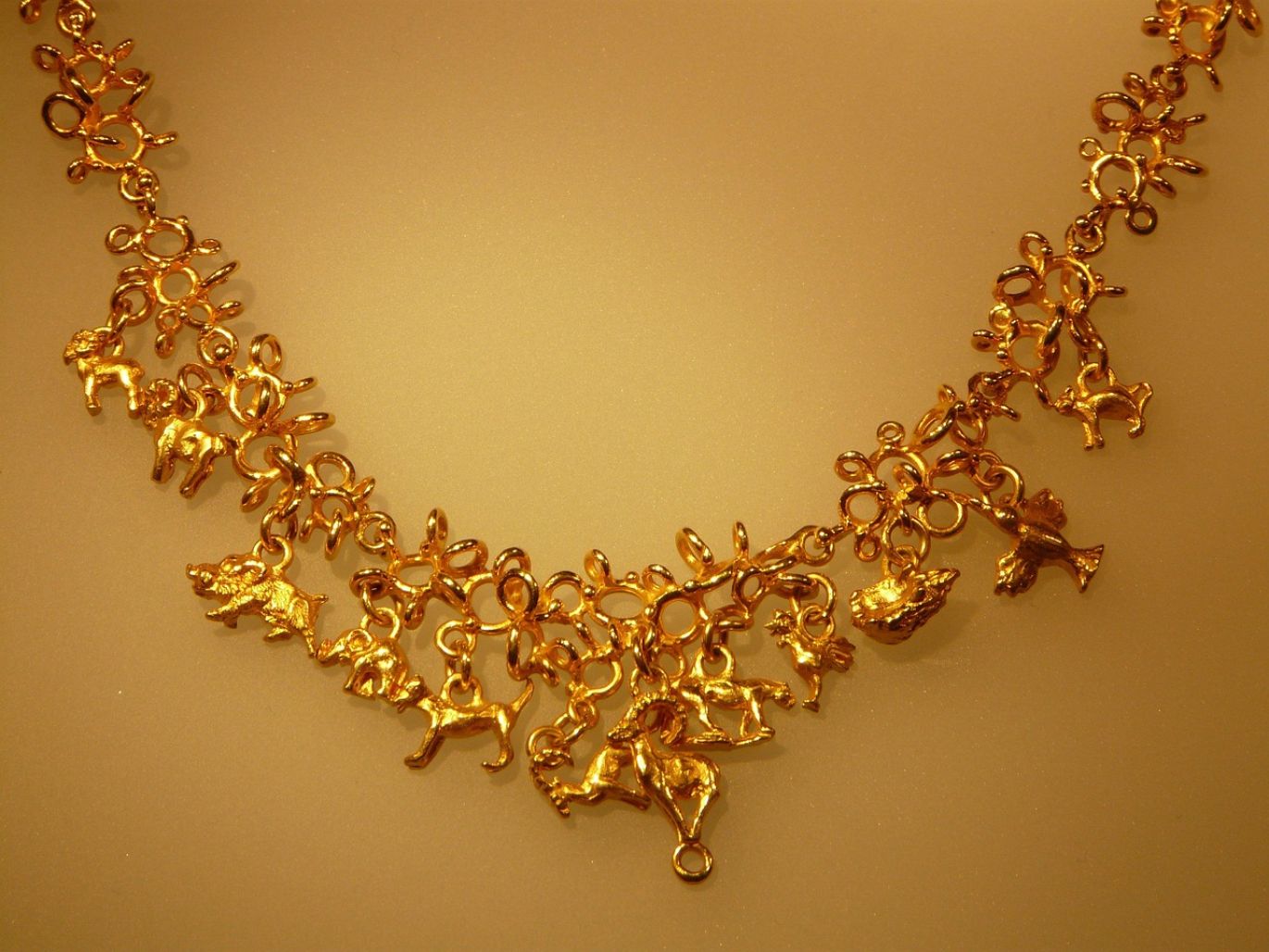 Gold Vermeil Supplier offering high-quality, ethically sourced precious metals for industrial manufacturing.