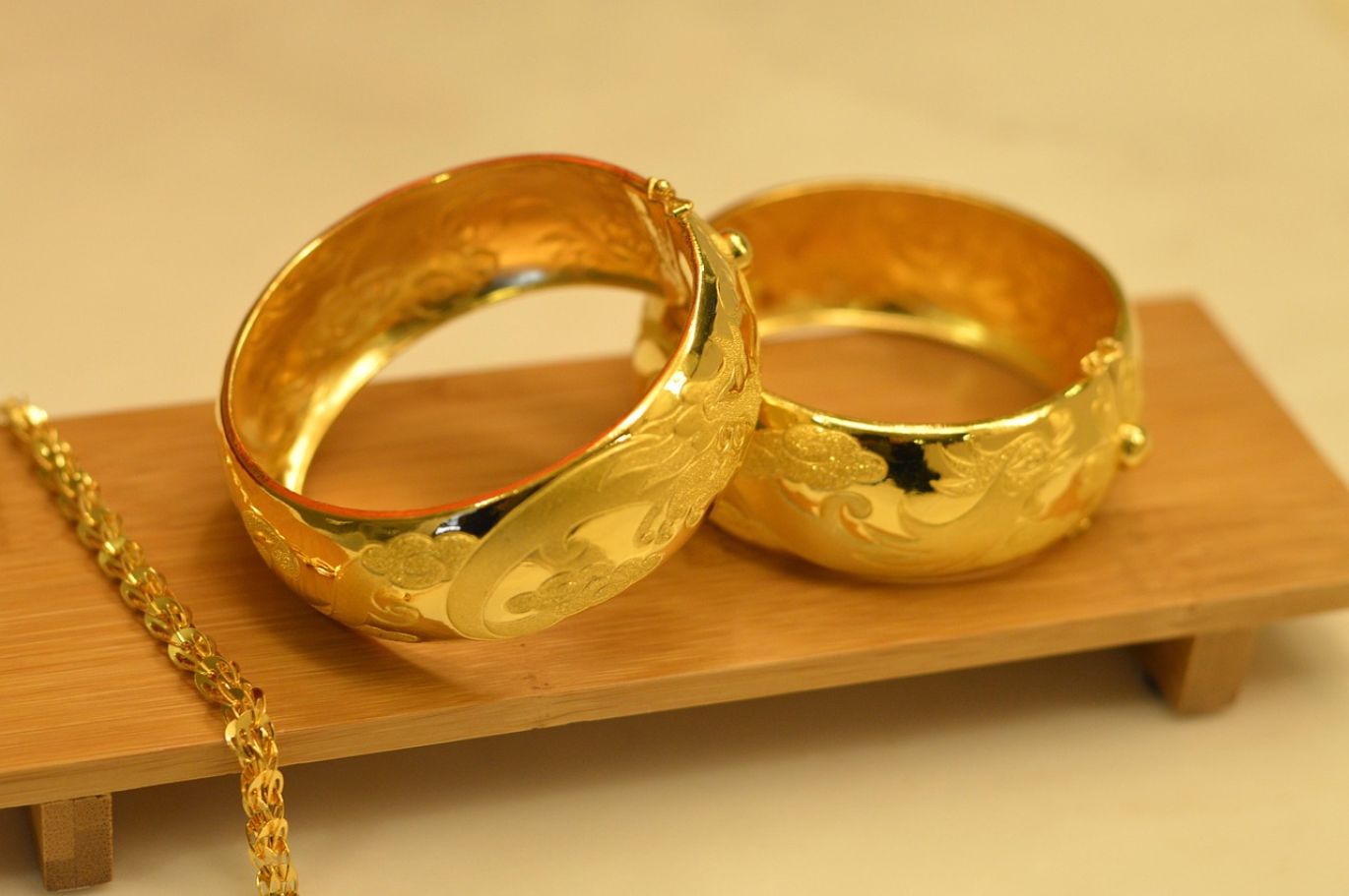 Gold Vermeil Wholesale Suppliers sourcing precious metals for jewelry manufacturing