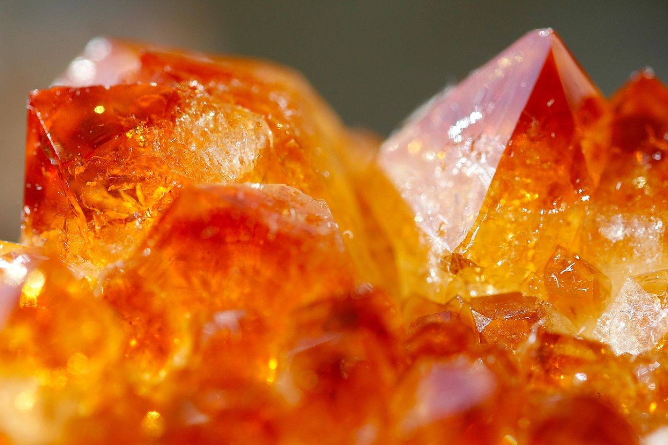 Close-up of Hydrated Aluminum Potassium Sulfate crystals, showcasing its industrial grade quality for various applications.