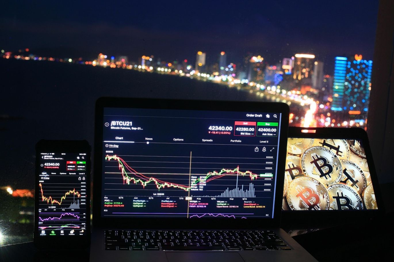 Analysis of Kitco Live Silver market data for strategic mineral trading