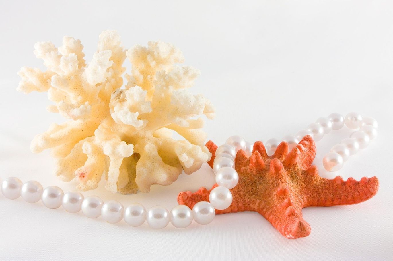 South Sea Pearls Wholesale - Lustrous, large, ethically sourced pearls from Kenya, offered by Maiyam Group.